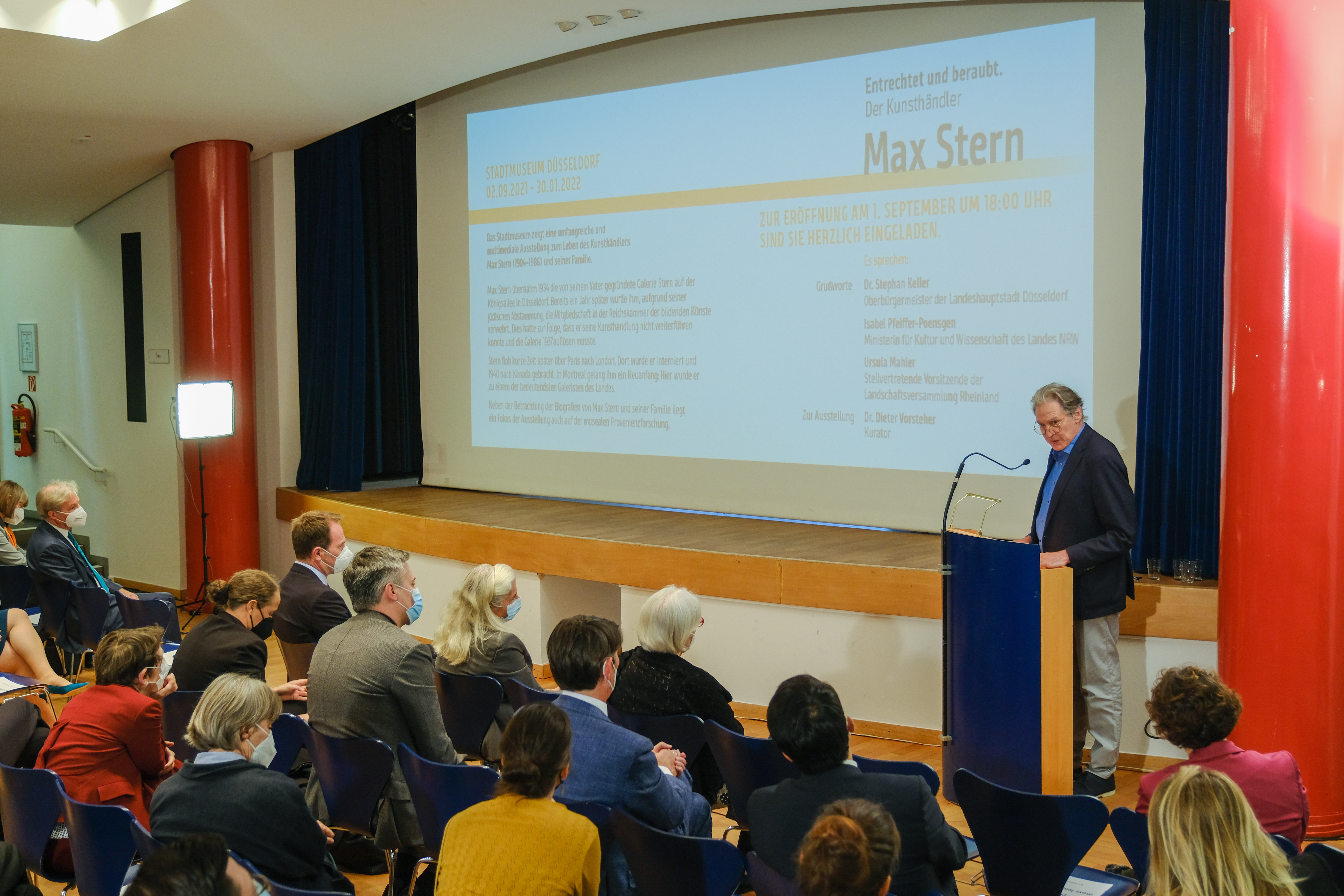 Kurator Dr. Dieter Vorsteher erläuterte das Konzept der Ausstellung "Entrechtet und beraubt. Der Kunsthändler Max Stern" im Stadtmuseum © Landeshauptstadt Düsseldorf/Michael Gstettenbauer 