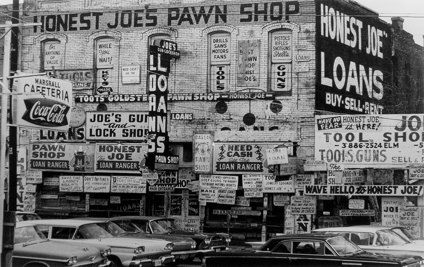 Honest Joes Pawn Brokers shop, Dallas Texas 1963 © Thomas Hoepker
