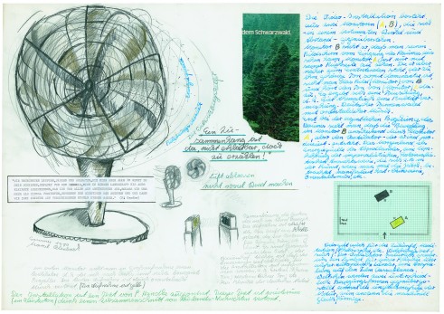 Marcel Odenbach, Ein Zusammenhang ist da, nicht erklärbar, doch zu erzählen!, 1980 (Konzeptzeichnung für die gleichnamige Videoinstallation, realisiert), Collage, eingeklebter Schreibmaschinentext und Zeitungsausschnitt, Handschrift und Zeichnung in Bleistift, Grafit, Farbstift und Tinte auf Papier, 44 × 62,5 cm, Courtesy Marcel Odenbach © VG Bild-Kunst, Bonn 2021 