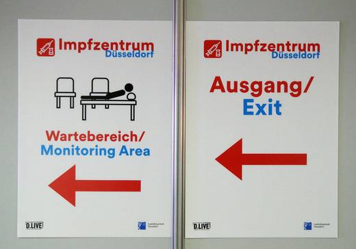 Impfzentrum Arena Schild / Foto © David Young Stadt Düsseldorf