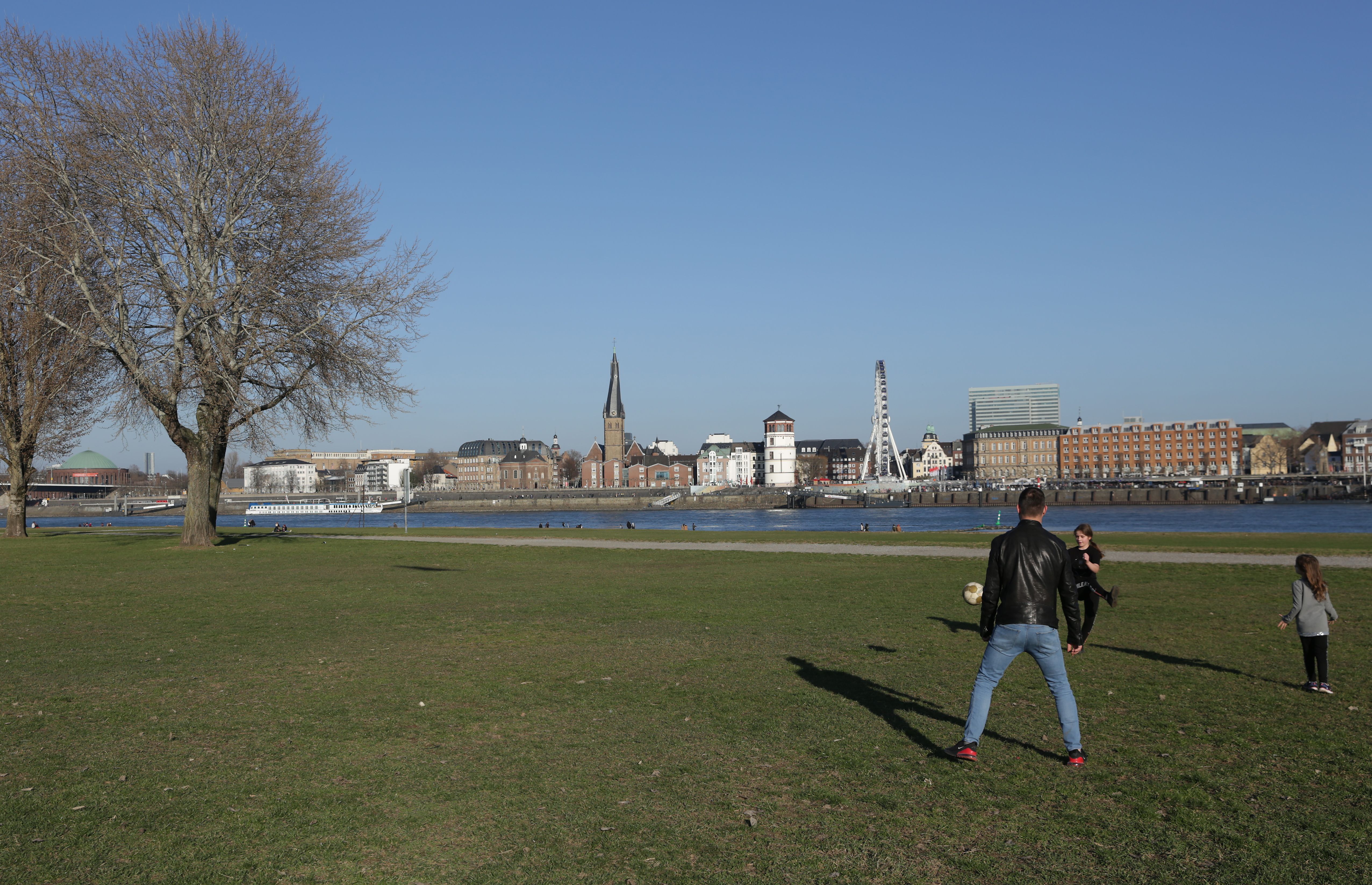 Rheinansicht auf die heutige Düsseldorfer Altstadt © Ingo Lammert 