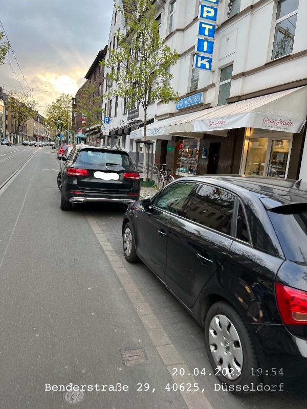 Kaum Platz auf der Benderstraße © Foto ADFC Düsseldorf 