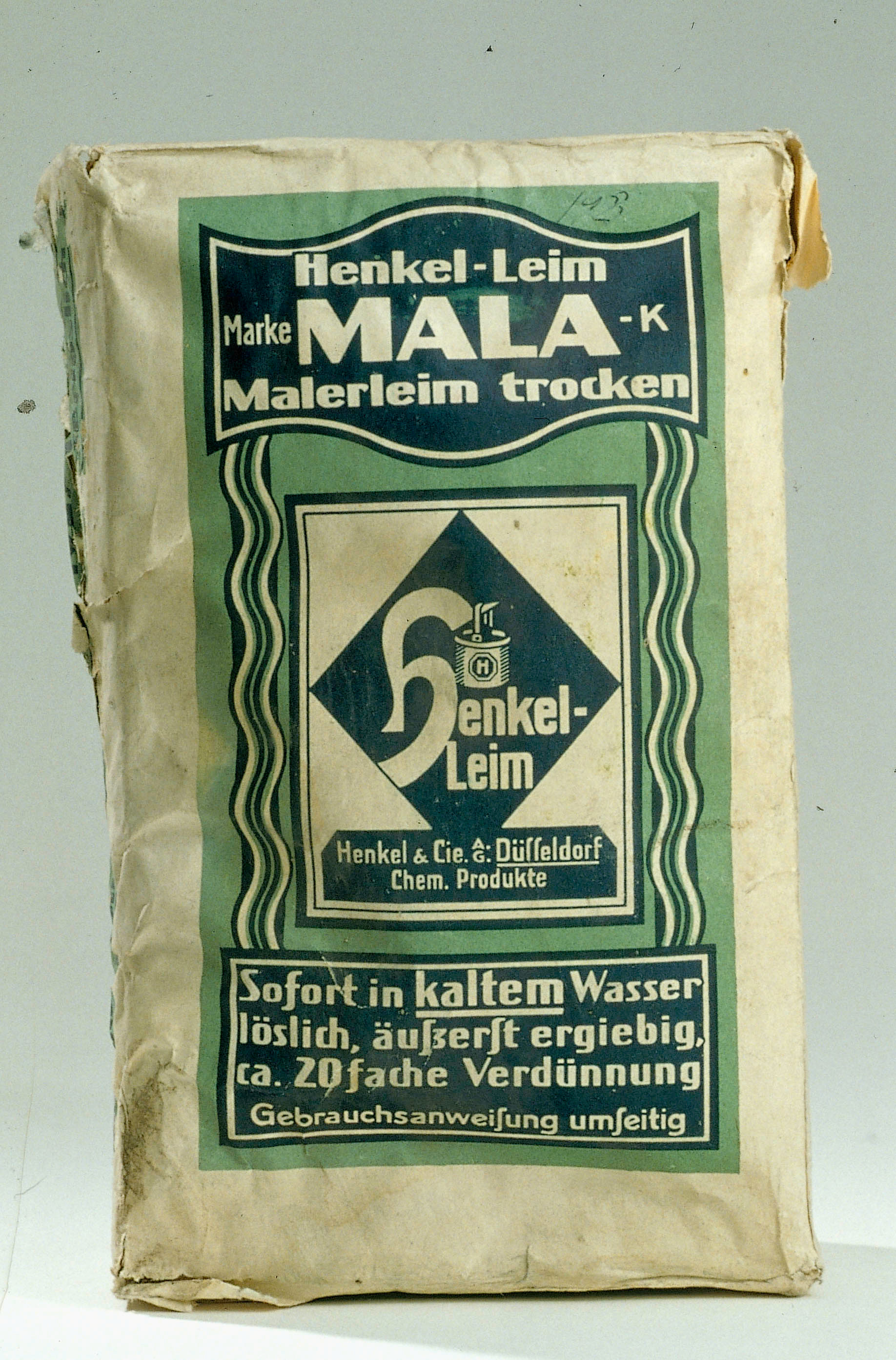Der auf Kartoffelmehl basierende Malerleim Mala zählte zu den ersten Produkten von Adhesive Technologies / Foto: Henkel