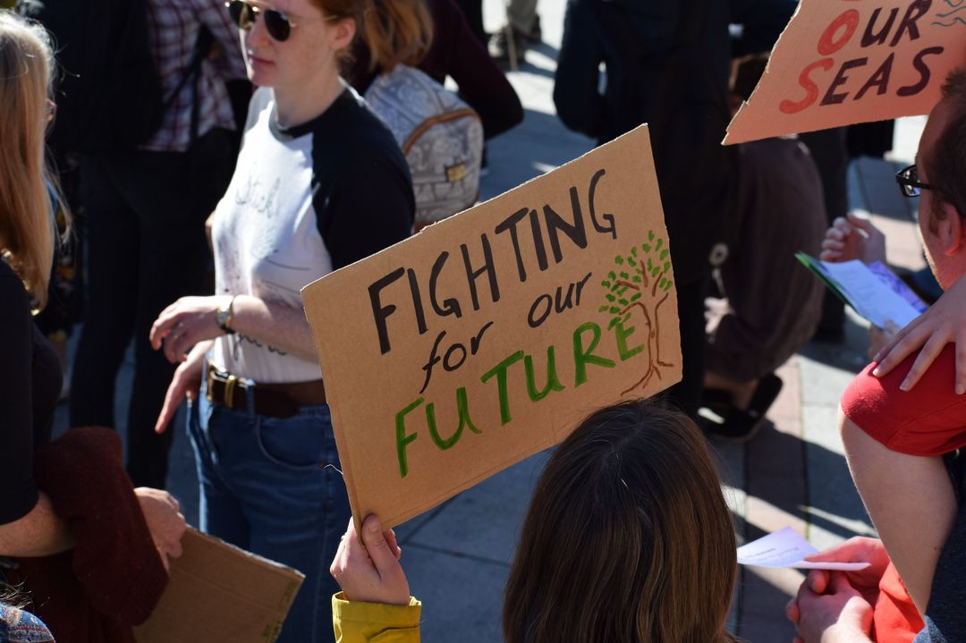 Fridays for future Düsseldorf erhält den Düsseldorfer Friedenspreis 2022 / Foto ©Ta Ti,unsplash