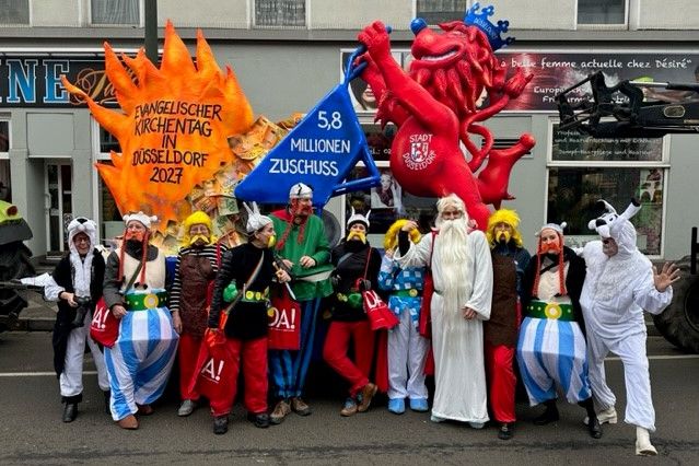 Beim Teutates! Nein zur Geldverbrennung für den Kirchentag / Foto: Rosenmontag, Wagen von Jacques Tilly 