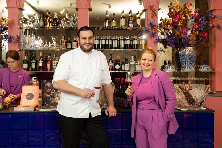 Benjamin Kriegel, Chef de Cuisine, und Ramona Kriegel, Restaurantmanagerin und Sommelière, servieren im neuen Restaurant Pink Pepper erlesene Fine Dining-Kreationen / Foto ©  Steigenberger Hotels AG/Jana Kay