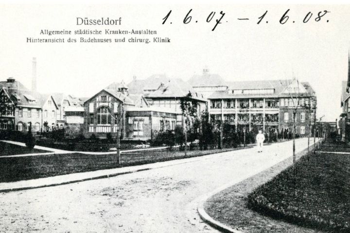 Die 1907 gegründeten Städtischen Krankenanstalten Düsseldorf – als Vorgänger der Uniklinik Düsseldorf – waren bereits Vorreiter in der Behandlung von Krankheiten mit Hilfe der Strahlenmedizin: Bereits kurz nach der Eröffnung bestrahlten schon mehrere Kliniken ihre Patientinnen und Patienten, darunter auch die Chirurgische Klinik. (Quelle: Stadtarchiv Düsseldorf)