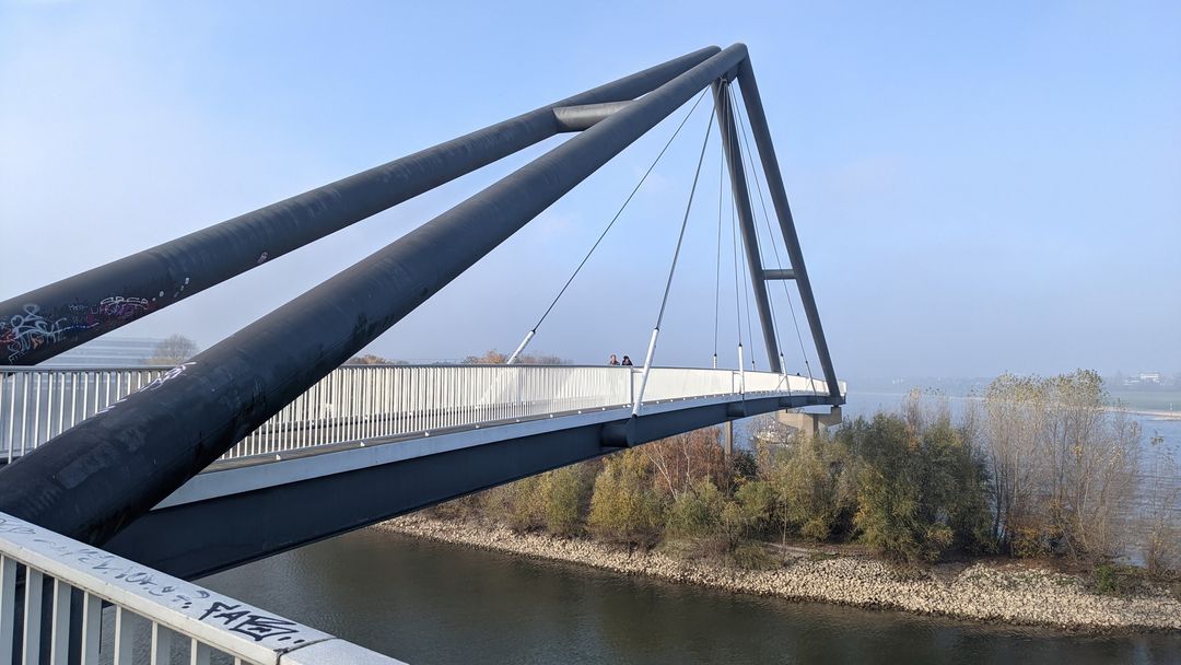 Brücke über die Hafeneinfahrt, © ADFC Düsseldorf