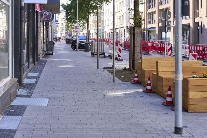 Die Arbeiten an der Friedrichstraße, hier ein Symbolbild von August, gehen voran. Jetzt werden auf einem  Abschnitt abschließende Asphaltarbeiten vorgenommen. / Foto: Landeshauptstadt Düsseldorf/Archivbild: Claus Langer