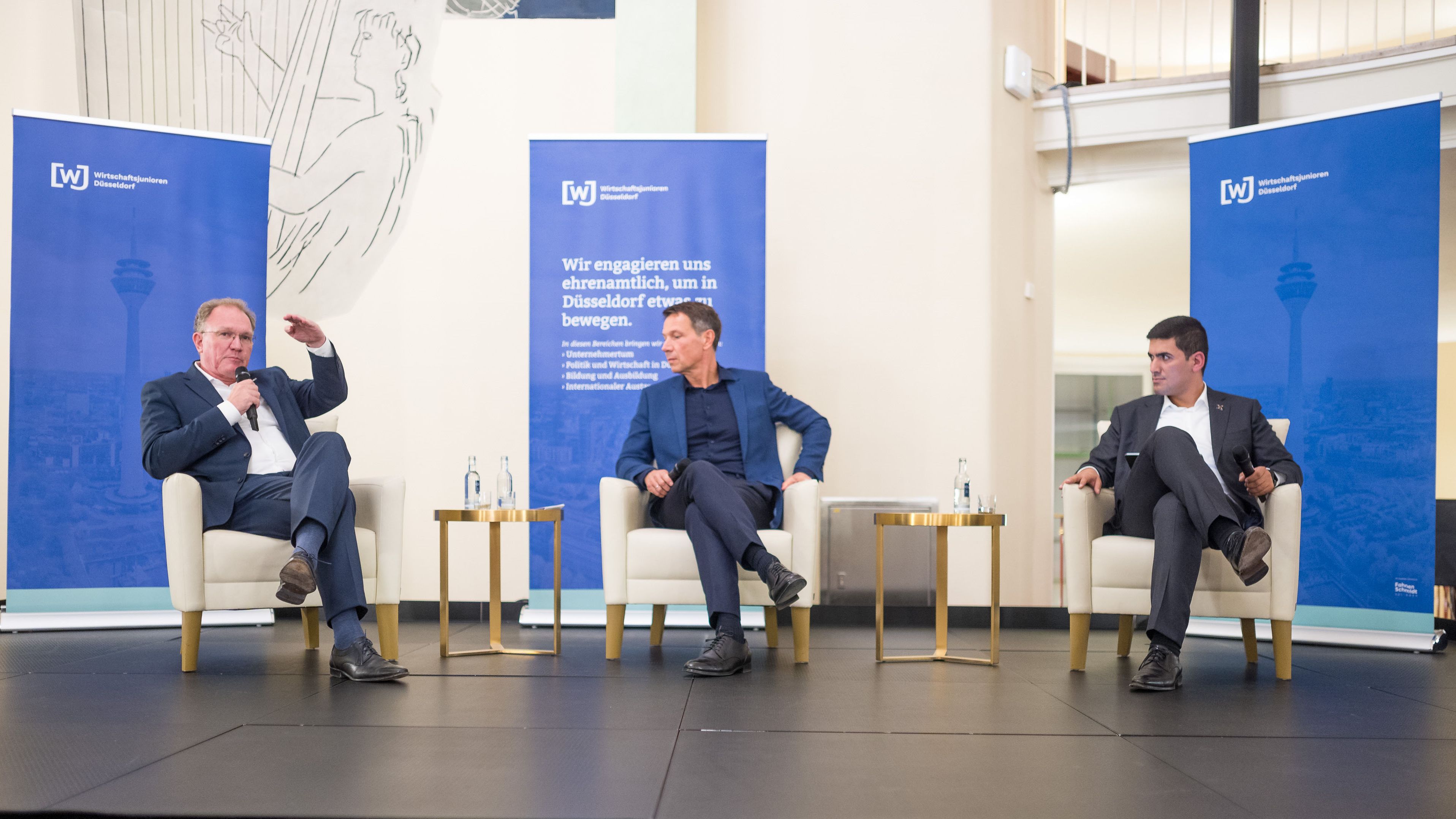 Gregor Berghausen, René Obermann und Hisham El Founti diskutieren über Digitalisierung in Deutschland / Foto © Justin Bockey