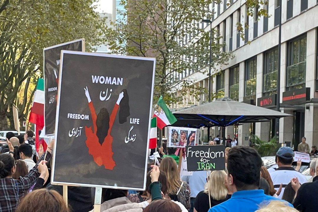 WOMAN LIFE FREEDOM / Foto: Privat, Demo Düsseldorf, 29.10.2022 