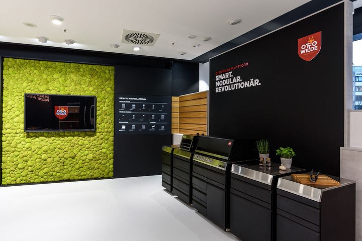Im Zentrum des Flagship-Stores von Otto Wilde steht die modulare Outdoorküche mit dem G32 Connected als Herzstück / Foto © Miele