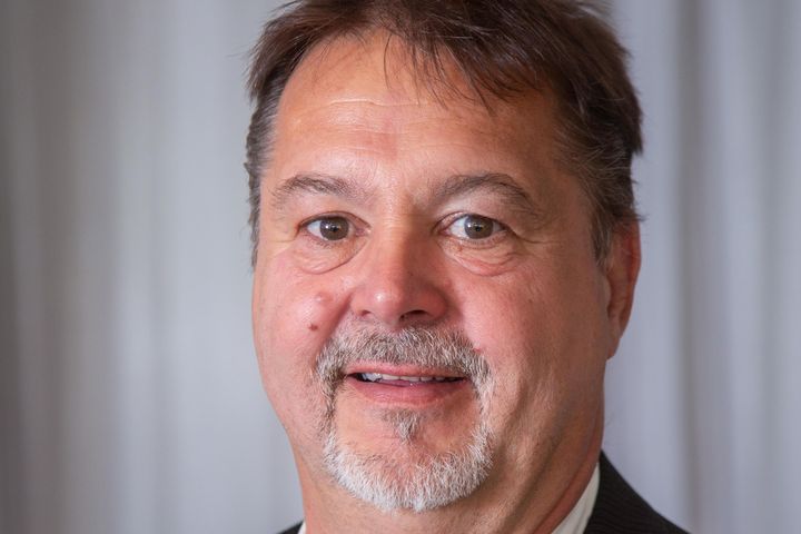 Porträt von Tino Brüning, wiedergewählter Vorsitzender des IG‑BAU-Bezirksverbands Düsseldorf.