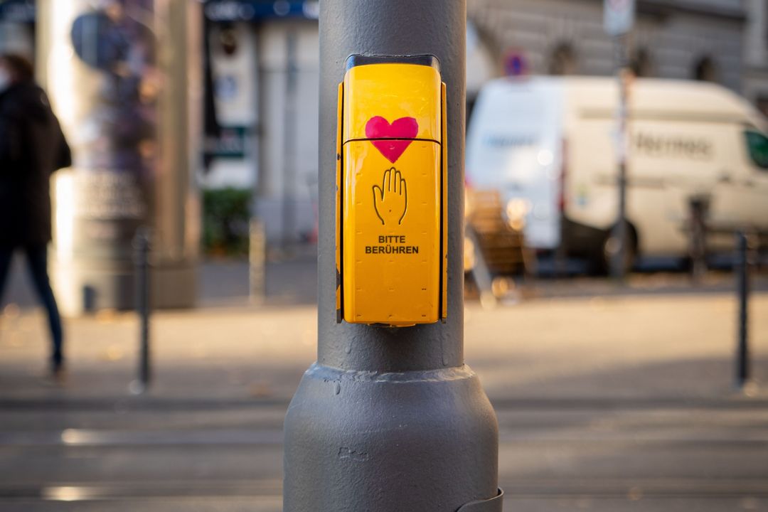 Roland Staude, Vorsitzender des DBB NRW, appelliert an beide Parteien, ihre Wahlprogramme nun auch einzuhalten / Foto © Mika Baumeister, unsplash