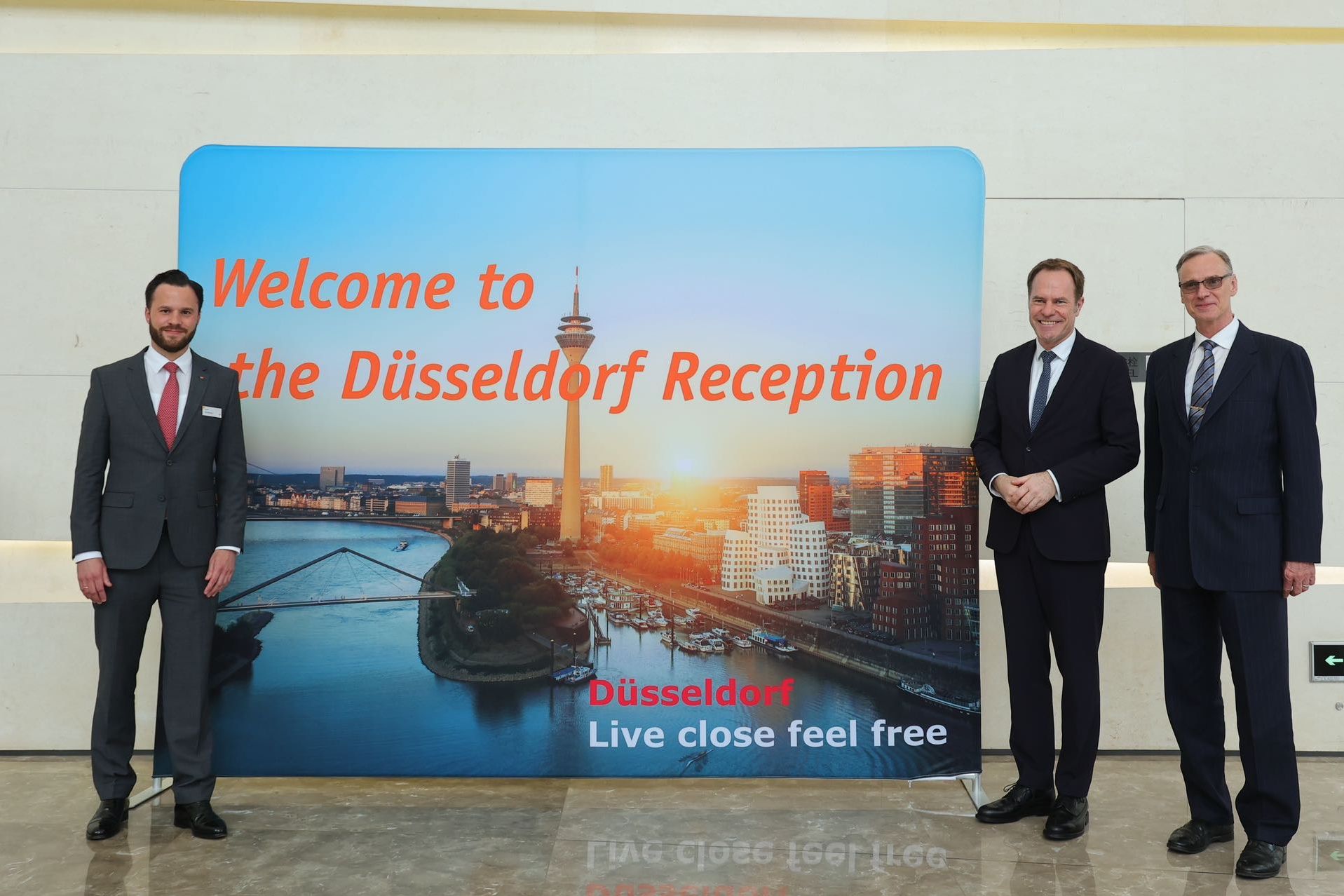 Marius Berlemann, General Manager Messe Düsseldorf Shanghai, Oberbürgermeister Dr. Stephan Keller (l.) und Messechef Wolfram Diener © Landeshauptstadt Düsseldorf 