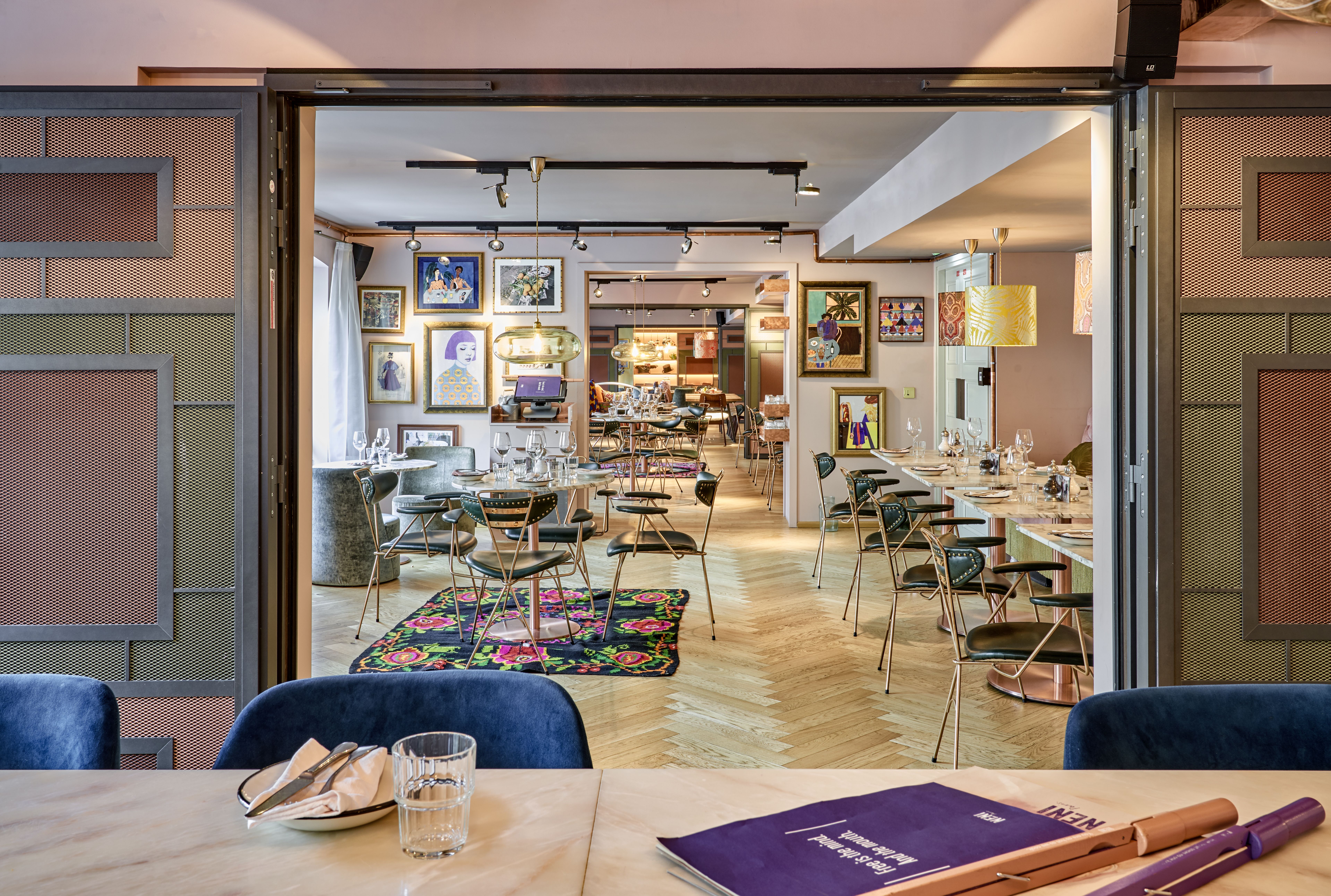 Restaurant NENI, 25hours Hotel Terminus Nord, Paris / Foto: Steve Herud, NENI