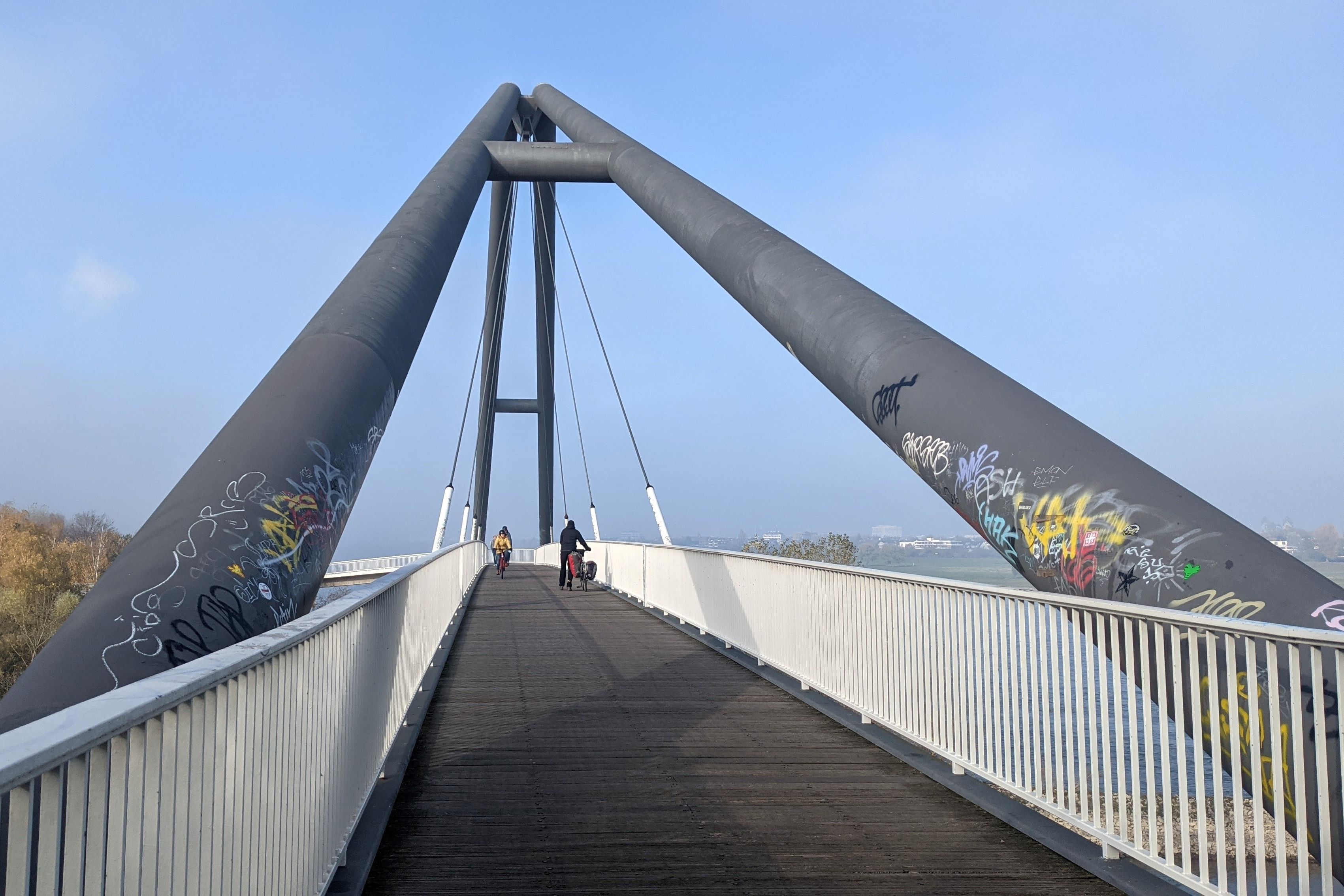 Brücke über die Hafeneinfahrt, © ADFC Düsseldorf