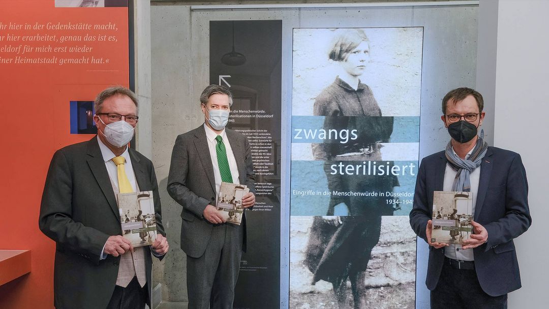 Begleitend zur aktuellen Sonderausstellung wurde nun auch ein 72 Seiten umfassendes Buch unter dem Titel "Zwangssterilisiert. Eingriffe in die Menschenwürde in Düsseldorf 1934–1945" veröffentlicht