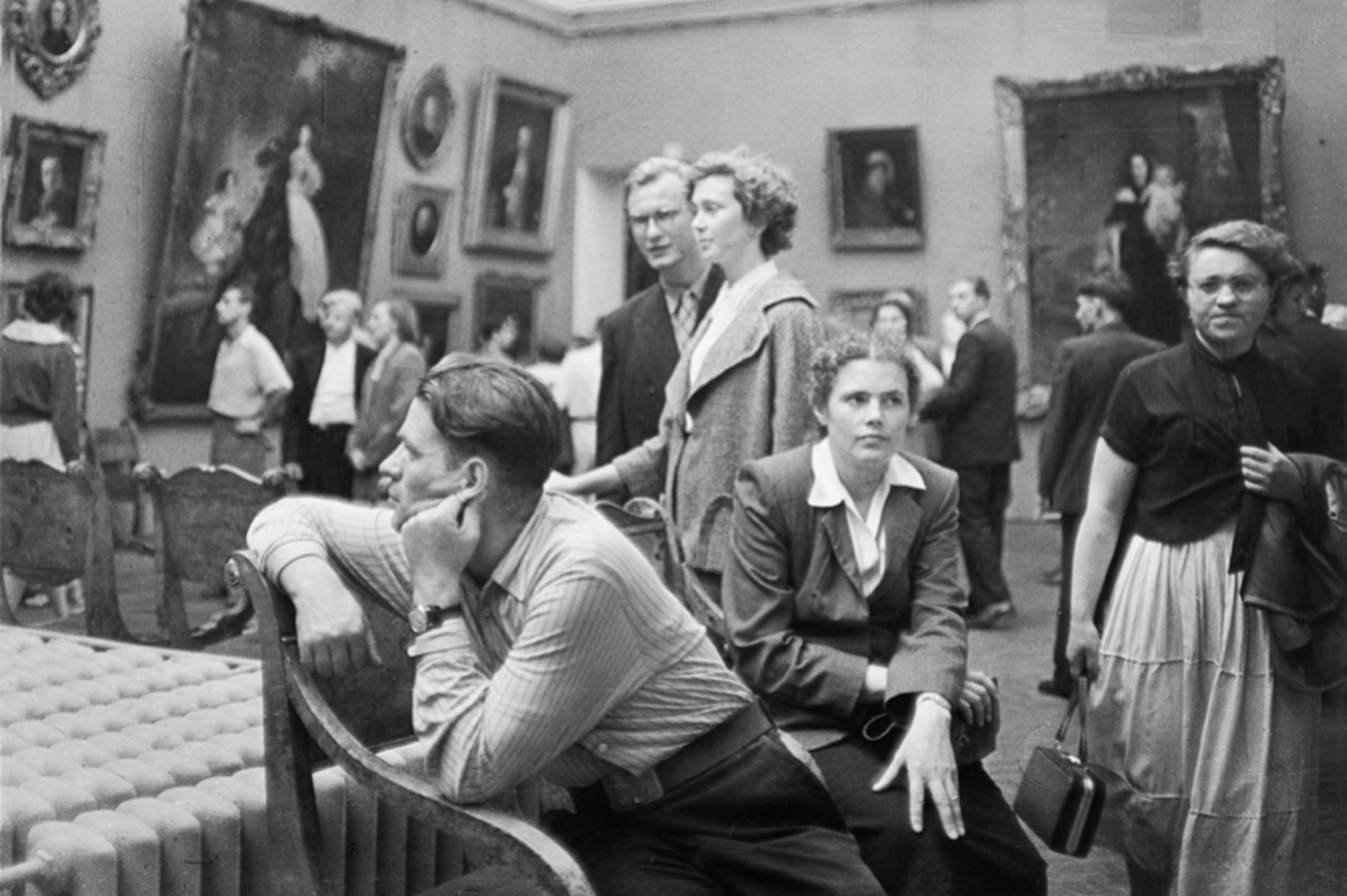 Evelyn Richter, Tretjakow-Galerie, Moskau, 1957 Silbergelatineabzug © Evelyn Richter Archiv der Ostdeutschen Sparkassenstiftung im Museum der bildenden Künste Leipzig