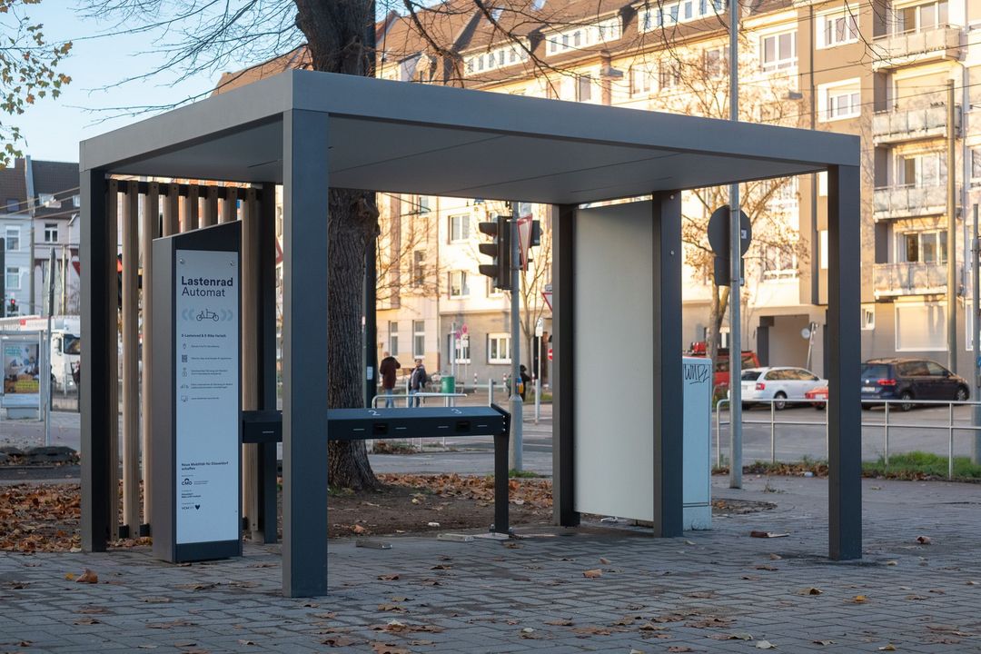 Der Lastenradautomat der neuen Mobilitätsstation Auf'm Hennekamp © Connected Mobility Düsseldorf 