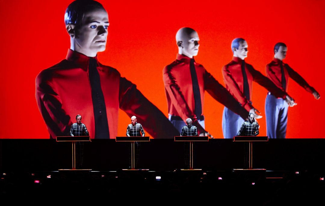 KRAFTWERK, DER KATALOG – 1 2 3 4 5 6 7 8, ROBOTER, 3D KONZERT, K20, Kunstsammlung NRW, Düsseldorf 2013, © Peter Boettcher, Courtesy Sprüth Magers