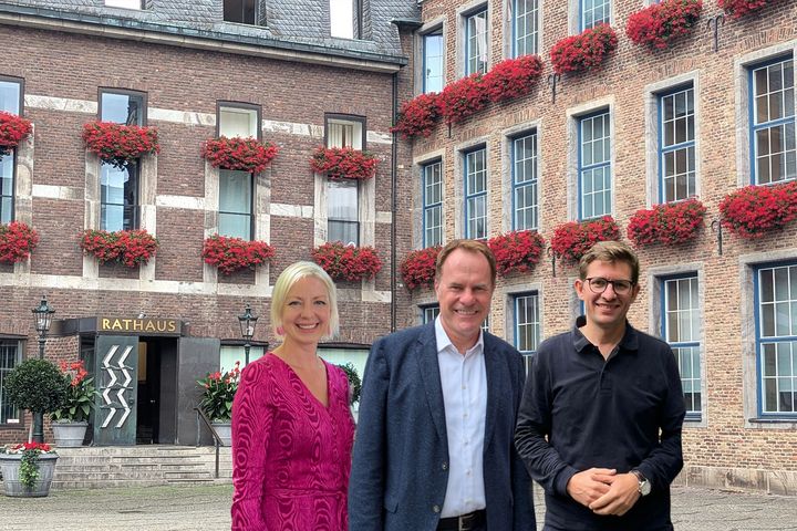 Düsseldorfer Rathaus. „3 Fragen, 3 Kandidaten“: Gerlach, Keller und Zachel / Foto-Collage: Victor Scholz, NDOZ