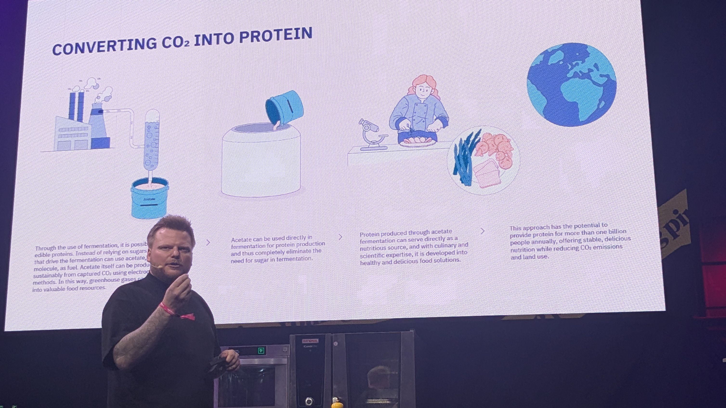 Mit seinem Forschungszentrum Spora arbeitet Munk an Verfahren, um CO₂ per Fermentation in wertvolles Protein zu verwandeln. / Foto: Alexandra Scholz-Marcovich, NDOZ