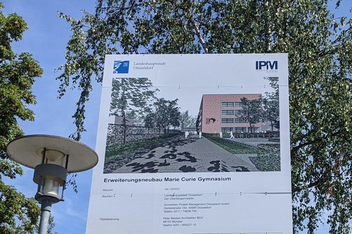 Marie-Curie-Gymnasium Gerresheim: Sanierung und neuer Erweiterungsbau  / Foto © Victor Scholz