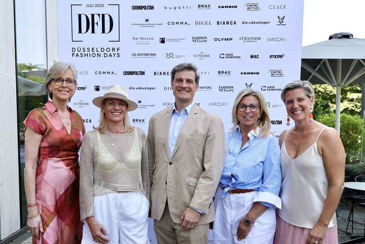 Stellten die Düsseldorf Fashion Days Festival Edition vor (v.l.): V.l.: Ulrike Kähler und Aline Müller-Schade, Fashion Net, Wirtschaftsdezernent Christian Zaum, Bernadette Bitterroff, Inhaberin Agenturen Bitterroff, Andrea Greuner, Fashion Net / Foto: Uwe Erensmann