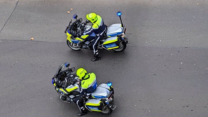 Polizisten in Düsseldorf Flingern / Foto: NDOZ