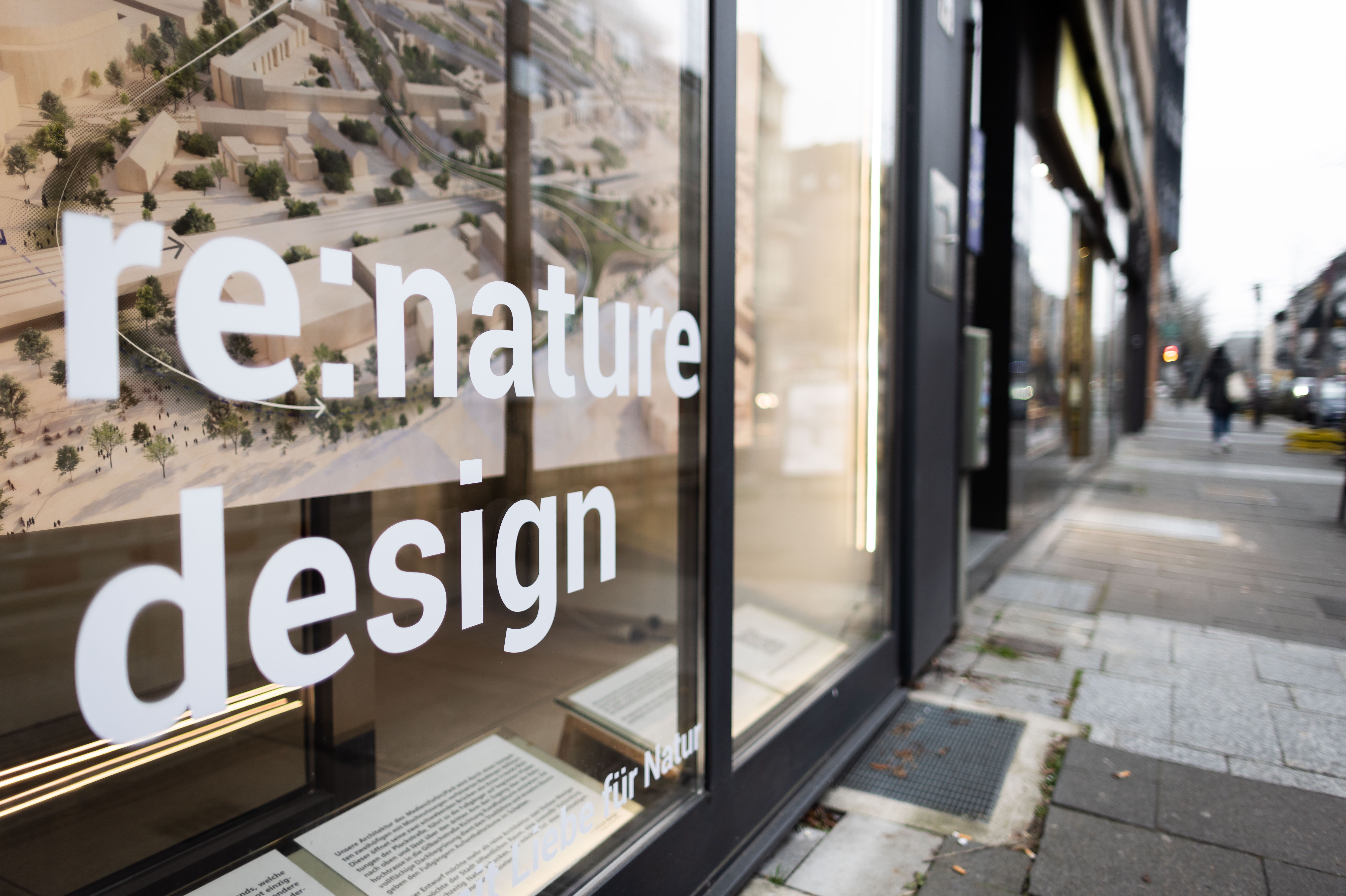 Zu den Gestalterinnen und Gestaltern des finalen Durchgangs zählt u.a. das Architektenteam re:nature © Landeshauptstadt Düsseldorf/Lars Heidrich 