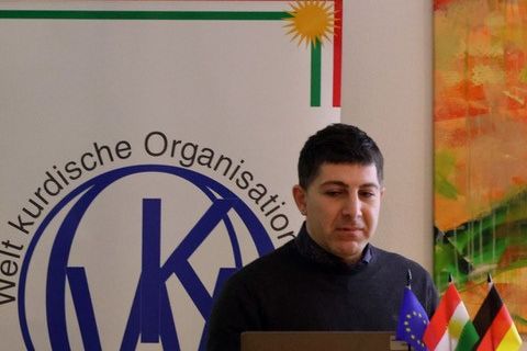 Sina Shahavi, von der Weltkurdischen Organisation e.V. (WKO)  / Foto: Dirk Sauerborn 