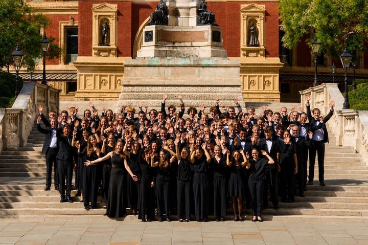 Gruppenfoto der Jungen Bläserphilharmonie NRW