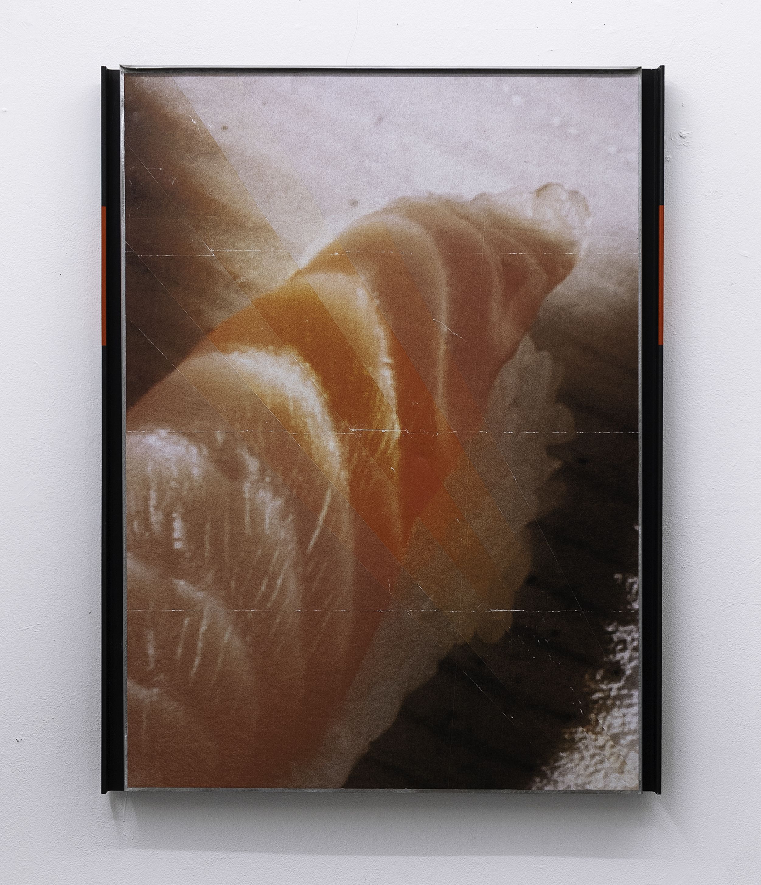 Anna Stüdeli (*1990), [sushi], Latex-Druck auf Affichenpapier, Plakatträger, Unikat, 91 x 131 x 5 cm, 2023. Foto: Anna Stüdeli
