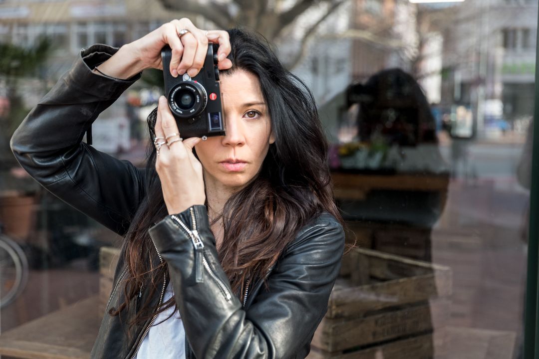 Portrait Franziska Stünkel, Leica Galerie Düsseldorf in der KÖ Galerie, Ausstellung „Coexist“ vom 19. Februar bis zum 30. April 2022/ Foto @Franziska Stünkel, Leica Galerie Düsseldorf 