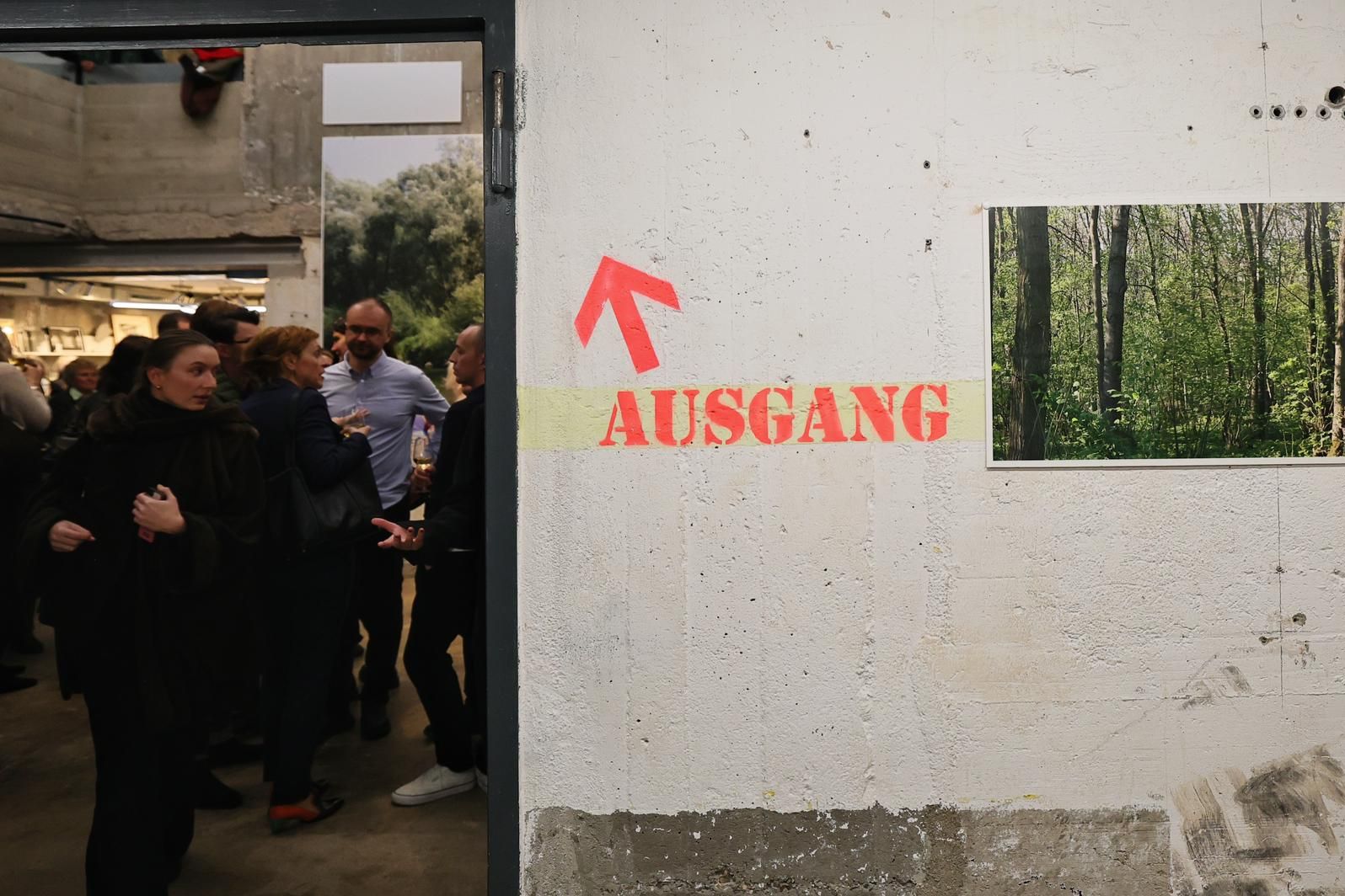 Bunkerarchitektur trifft Landschaft: „AUSGANG“ im Parcours von „DEMARKATION“ / Foto: Klaus von Jackelmann