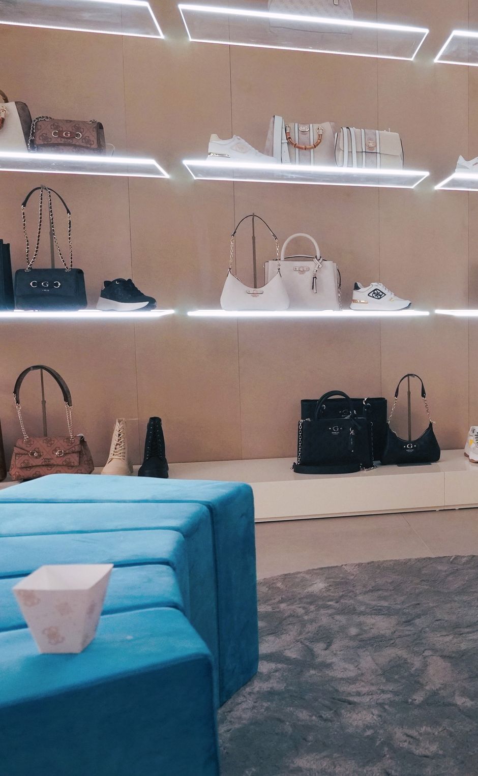 GUESS Flagship Store in Düsseldorf / Foto: Stefan Scholz, NDOZ