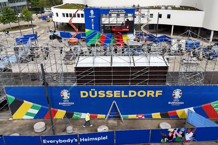 Willkommen in Düsseldorf - die Fan Zone Schauspielhaus sieht bereits jetzt nach EURO 2024 aus! © Foto: Landeshauptstadt Düsseldorf/David Young 