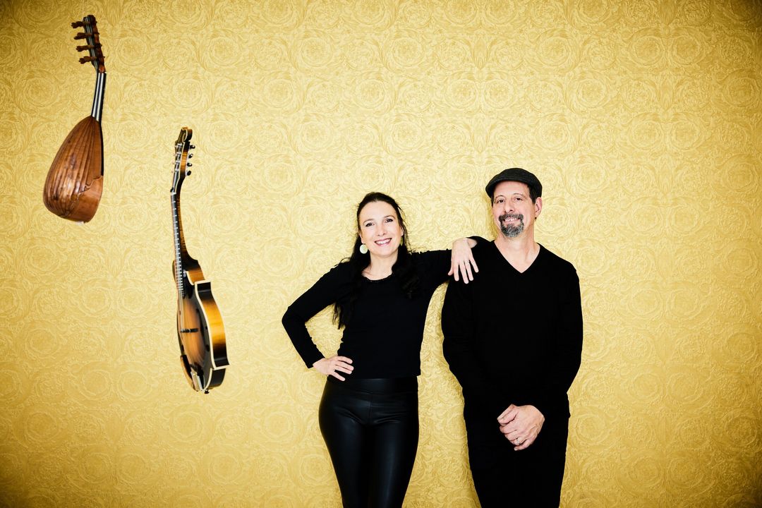 Caterina Lindemann, Mike Marshall und das Mandolinen-Orchester / Foto: IDO
