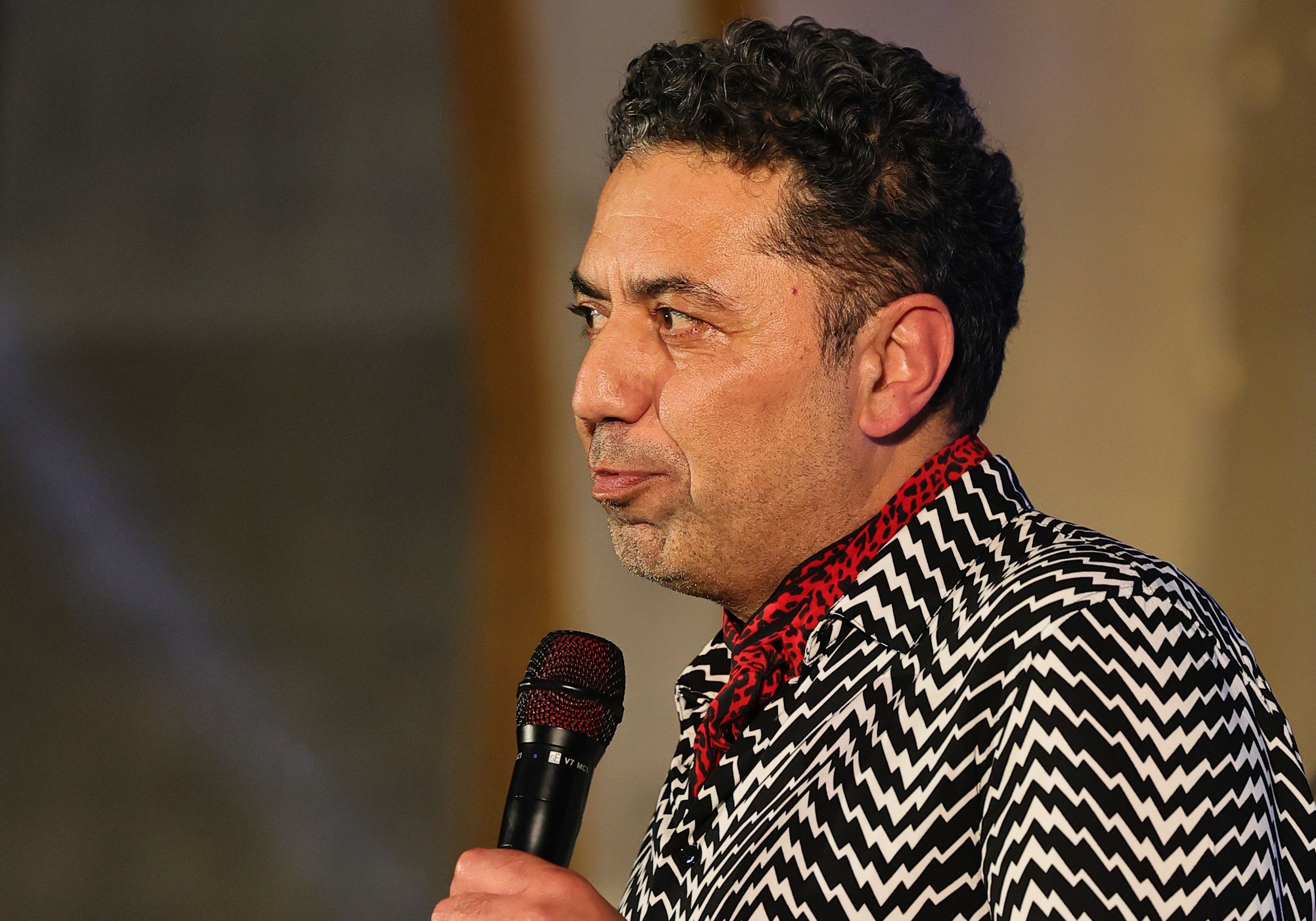 Festivalleiter Hamed Shahi sprach über das gewachsene Vertrauen zwischen Künstler:innen, Stadt und Politik. / Foto: Klaus von Jackelmann Festivalleiter Hamed Shahi sprach über das gewachsene Vertrauen zwischen Künstler:innen, Stadt und Politik. / Foto: Klaus von Jackelmann