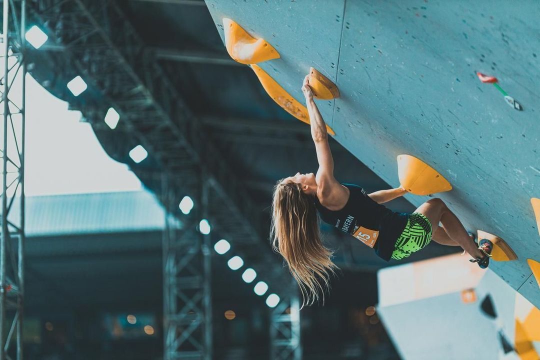 Roxana Wienand bei der DM Bouldern 2021 / Foto © DAV/Vertical Axis