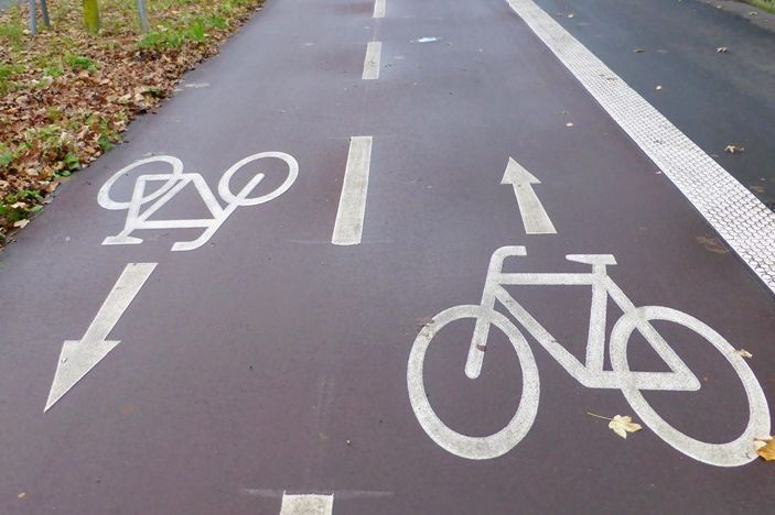 Guter Radwegstandard an der Witzelstraße in Düsseldorf / Foto: ADFC Düsseldorf. 