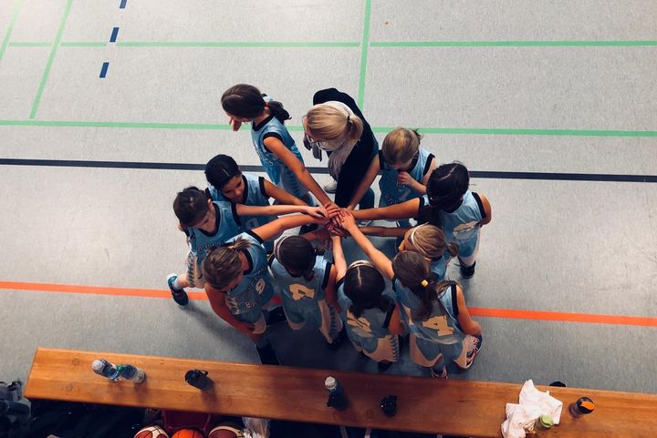Beim Düsseldorfer Basketballverein Capitol Bascats wurden ukrainische Mädchen und  Frauen in den Trainingsbetrieb integriert.