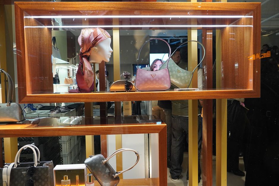 GUESS Flagship Store Opening in Düsseldorf / Stefan Scholz, NDOZ