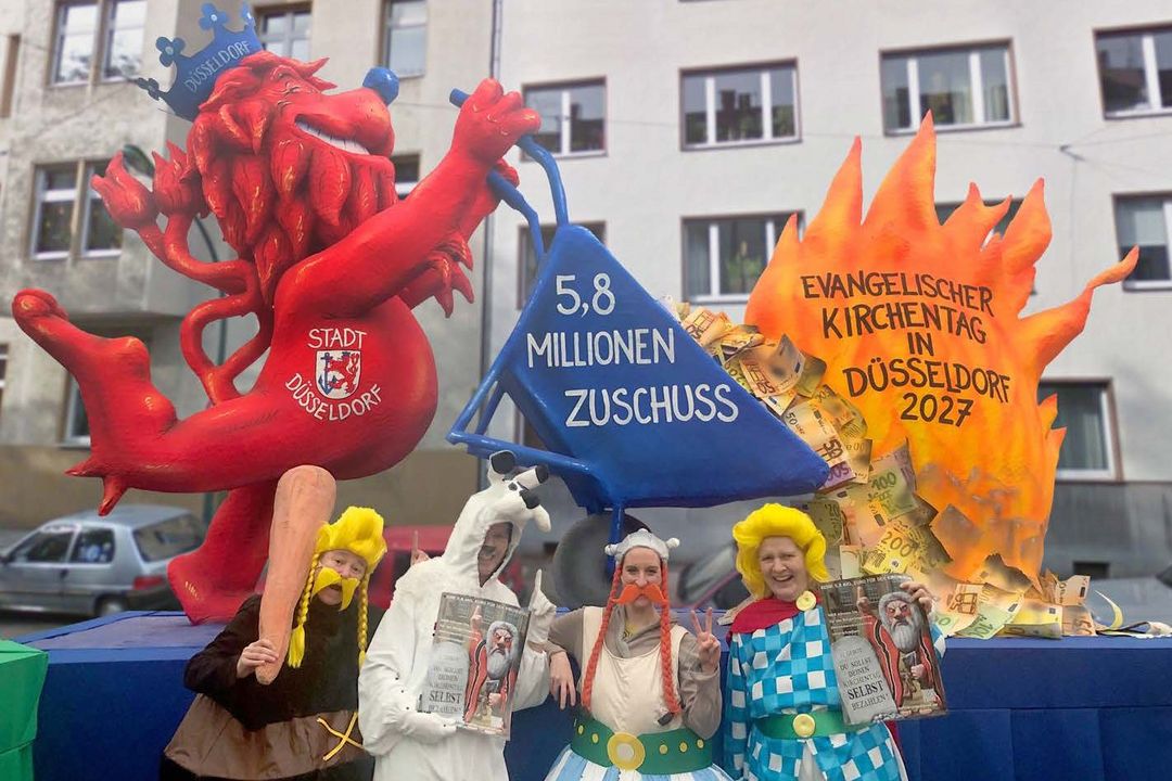 Beim Teutates! Nein zur Geldverbrennung für den Kirchentag / Foto: Rosenmontag, Wagen von Jacques Tilly 