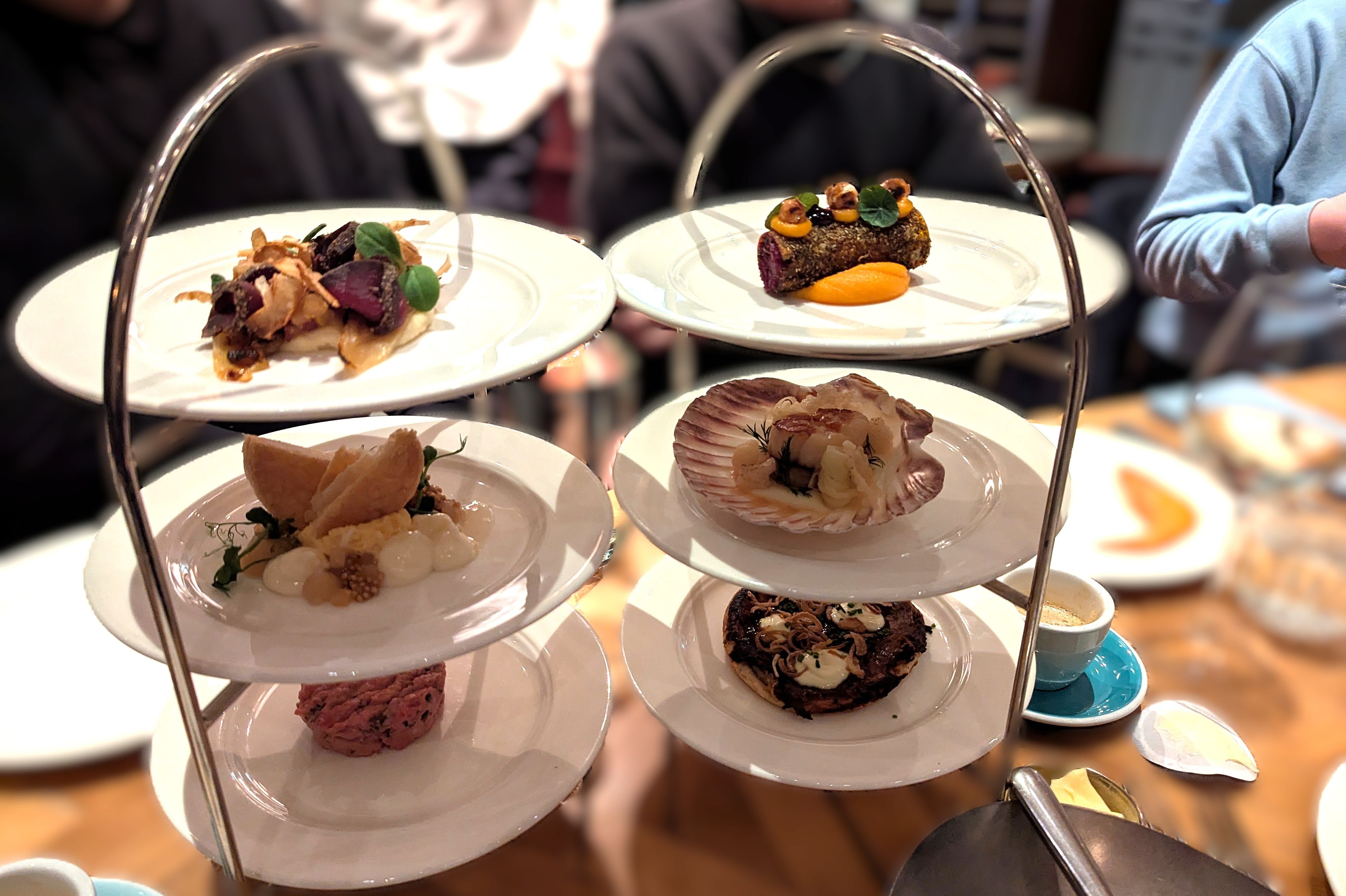 Étagères, "les petits plats", The Paris Club / Foto: Stefan Scholz, NDOZ