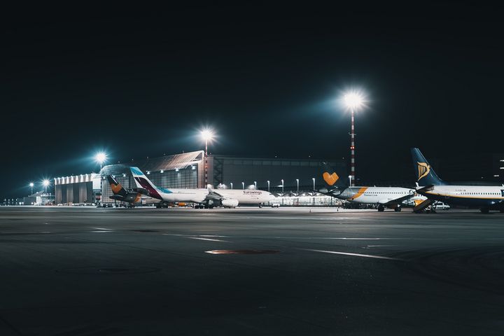 Zu erwarten ist ein weiteres Chaos-Jahr für Passagiere und Beschäftigte am Flughafen Düsseldorf / Foto © Karl Kohler, unsplash