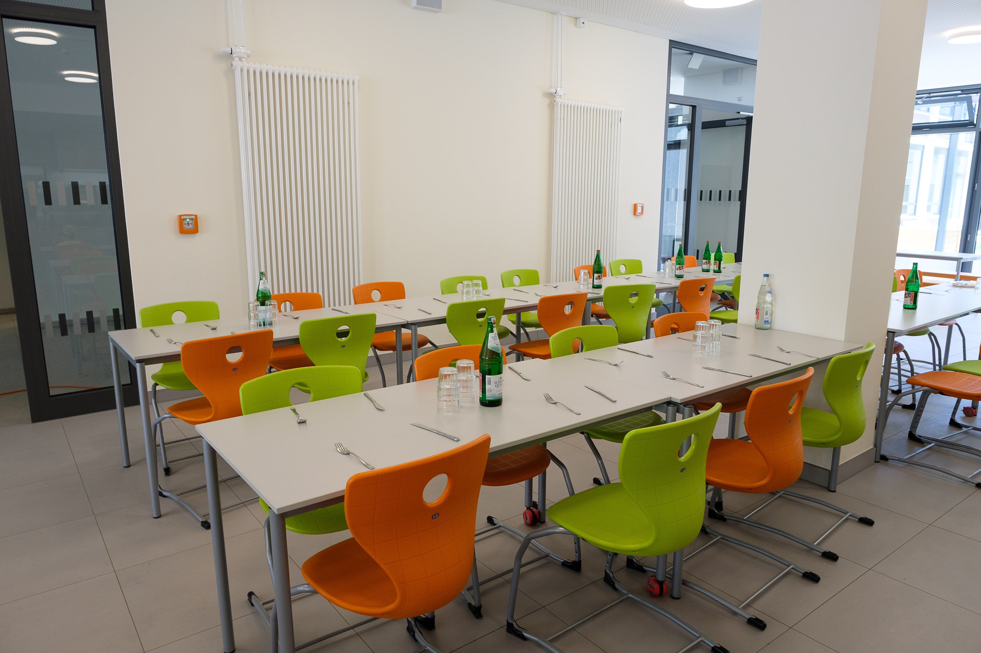 Der Neubau beherbergt sechs Klassen- und Gruppenräume, Küche und Mensa © Landeshauptstadt Düsseldorf/Uwe Schaffmeister 