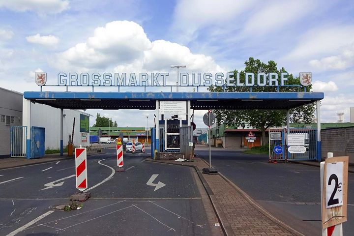 Großmarkt Düsseldorf, Zufahrt Ulmenstraße, Derendorf / Foto © Jula2812, Wikimedia Commons, CC BY-SA 4.0
