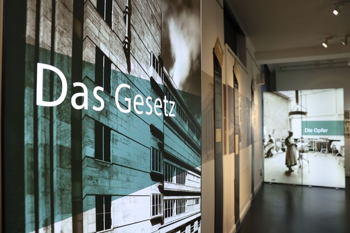 Die Sonderausstellung "zwangssterilisiert. Eingriffe in die Menschenwürde in Düsseldorf 1934–1945" wurde bis zum 28. August verlängert © Landeshauptstadt Düsseldorf/Melanie Zanin 